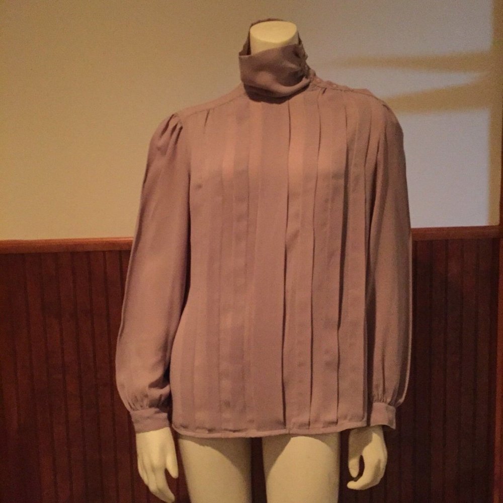 FBB & Company Vintage Grey Georgette Collar Turtleneck Shirt - Size 10